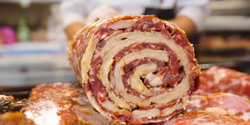 Eine Gourmetfleischrolle wegen Listerienrückruf.