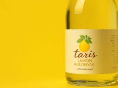 Flasche Taris Limon Kolonyasi vor gelbem Hintergrund.